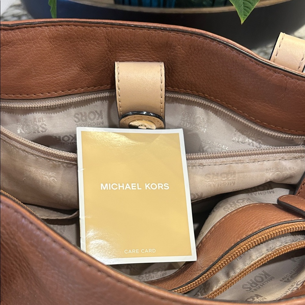 Michael Kors Tan and Cream Purse/Tote Early 2000s Vintage - Picture 9 of 12